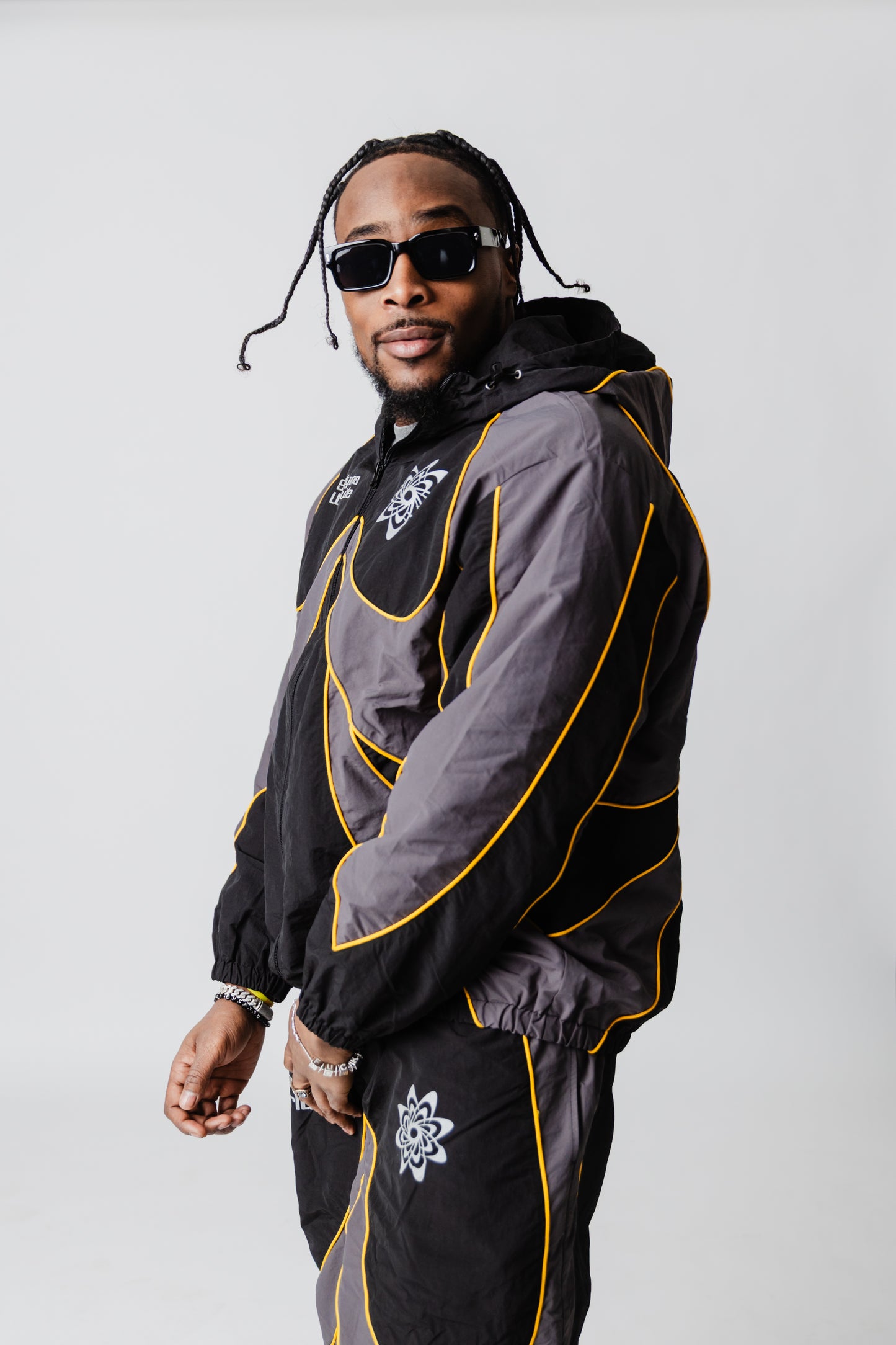 Showtyme Worldwide Windbreaker Set – Yellow